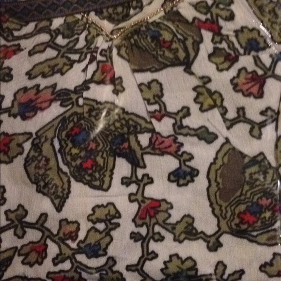 Cute Floral Tunic Dress in Plus Sizes 1X, 2X, 3X - Picture 5 of 8